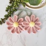 Women's Crochet Daisies Car Accessories Cute Rearview Mirror Pendants Handmade Daisy Flower Gifts Crochet Lovers Car Decoration Car Interior Aesthetics (Pink)